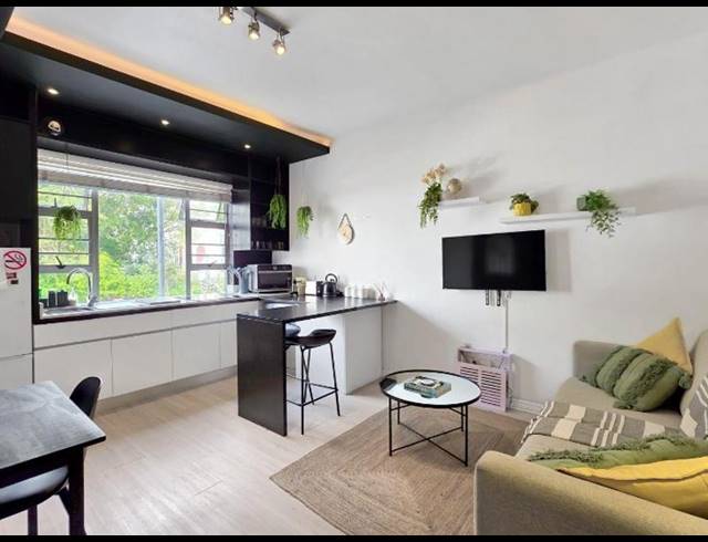 0 BEDROOM APARTMENT FOR SALE IN SEA POINT